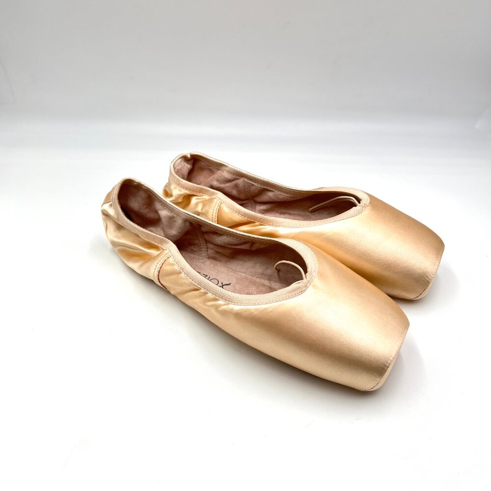 Capezio Womens Size 11.5 Donatella 1138W #2 Petal Pink Pointe Ballet Dance Shoes